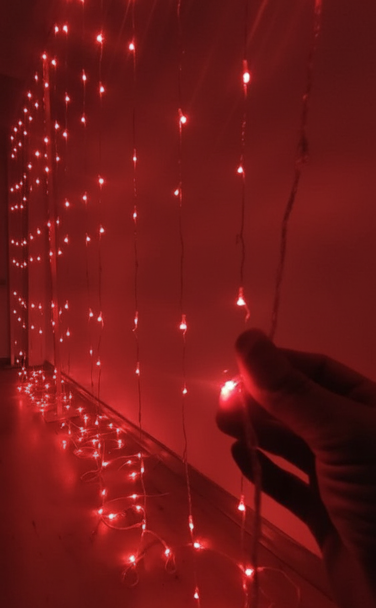 Akar LED Kırmızı Işık | Fişli 3x3 Metre Işık Perdesi | Dekoratif ve Etkileyici Aydınlatma
