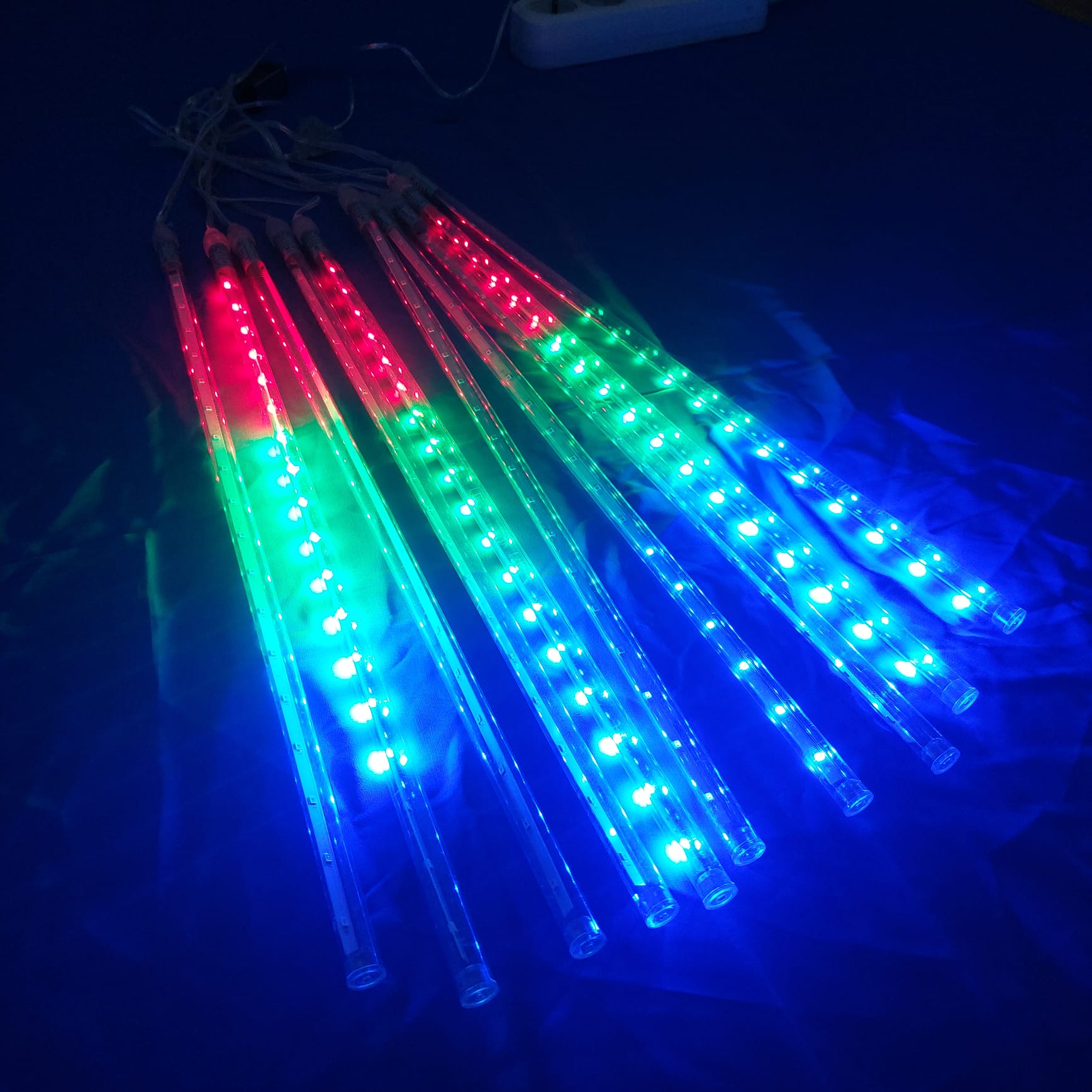Meteor Akar LED RGB 3 Metre – Çok Renkli Kayan Işık Dış ve İç Mekan